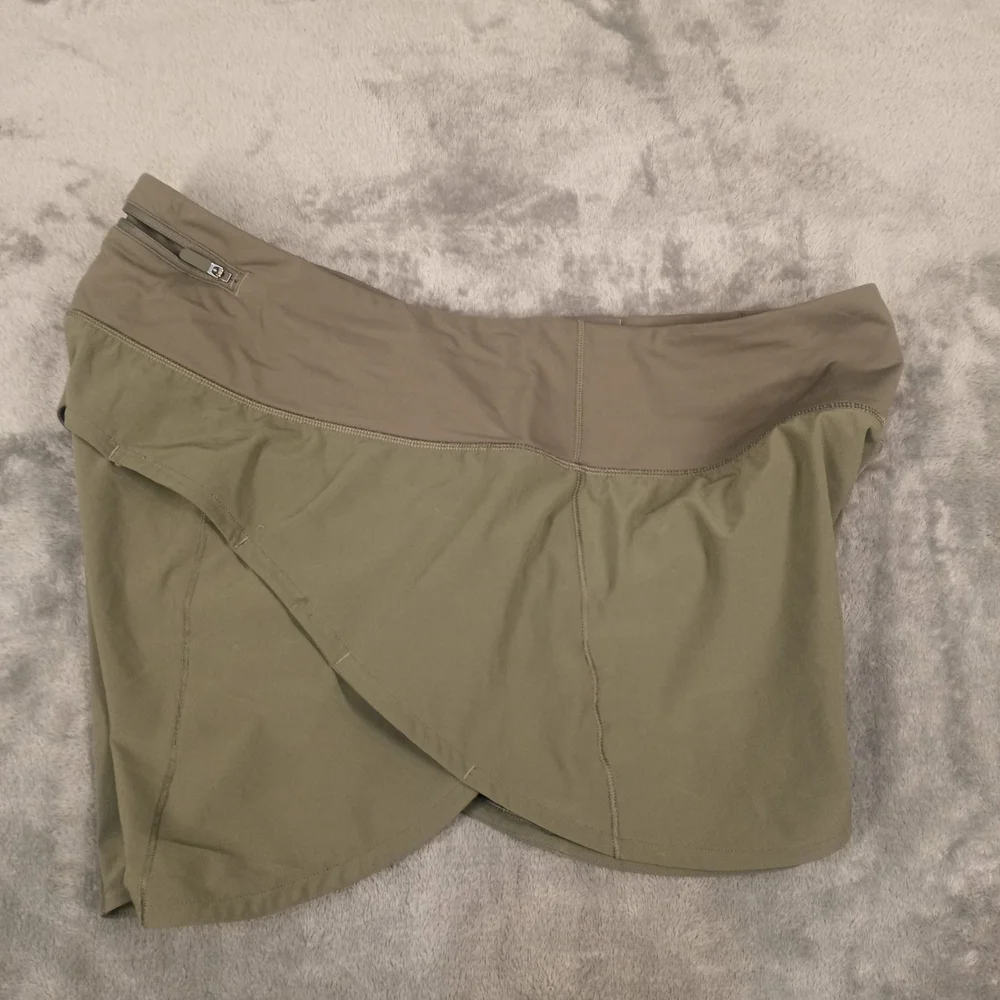 Lululemon Women's Olive Green Running Shorts Size 10 - Picture 5 of 12